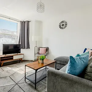 Apartamento Bright 2br Flat, Forest Gate, East, Londres